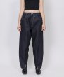 画像4: KURO 3D HEM CROSSED PANTS (4)