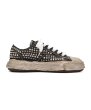 画像1: maison MIHARA YASUHIRO "PETERSON23" OG Sole Studded Canvas Low-top Sneaker (1)